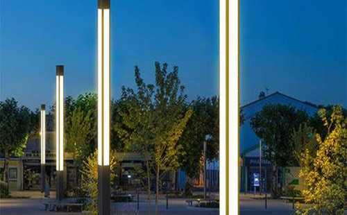 太阳能定日景观灯定制常见问题与解决方案