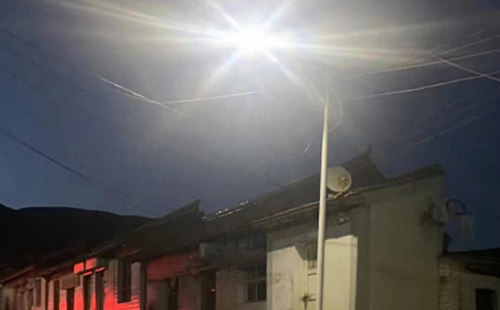 农村院子里最适合的定日太阳能路灯亮度与安装要点